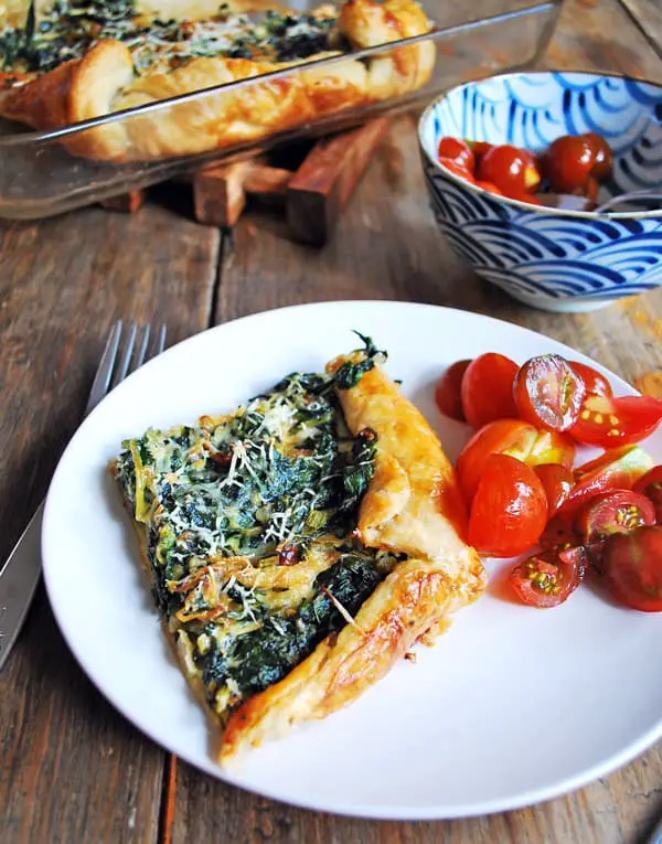 Esta tarta de kale es una delicia se hace superrápido y es muy fácil de hacer.