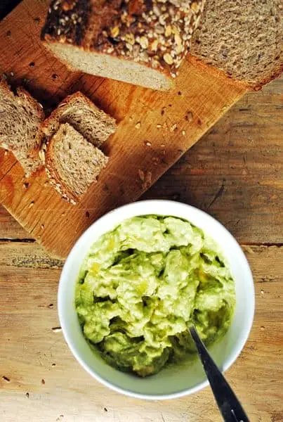 Dip de aguacate, su sabor es espectacular se hace en menos de 5 minutos y a todos les gusta.