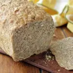 Pan integral con semillas de calabaza, girasol y chía. Que más decir para describir este pan que mmmmmmm, y es que es delicioso, muy fácil de hacer y una receta perfecta para tener en casa un pan sano.