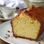 This orange cake is perfect to have with coffee or tea in the afternoon. It’s soft and fluffy, but best of all, it’s an error-proof recipe, so it always turns out delicious.