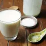 Kéfir de leche una bebida probiótica fácil de hacer y sabrosa, que ademas de su sabor tiene beneficios a nuestra salud ya que estimulan nuestro sistema inmunológico.
