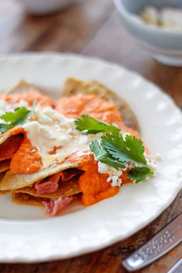 Entomatadas servidas en un plato