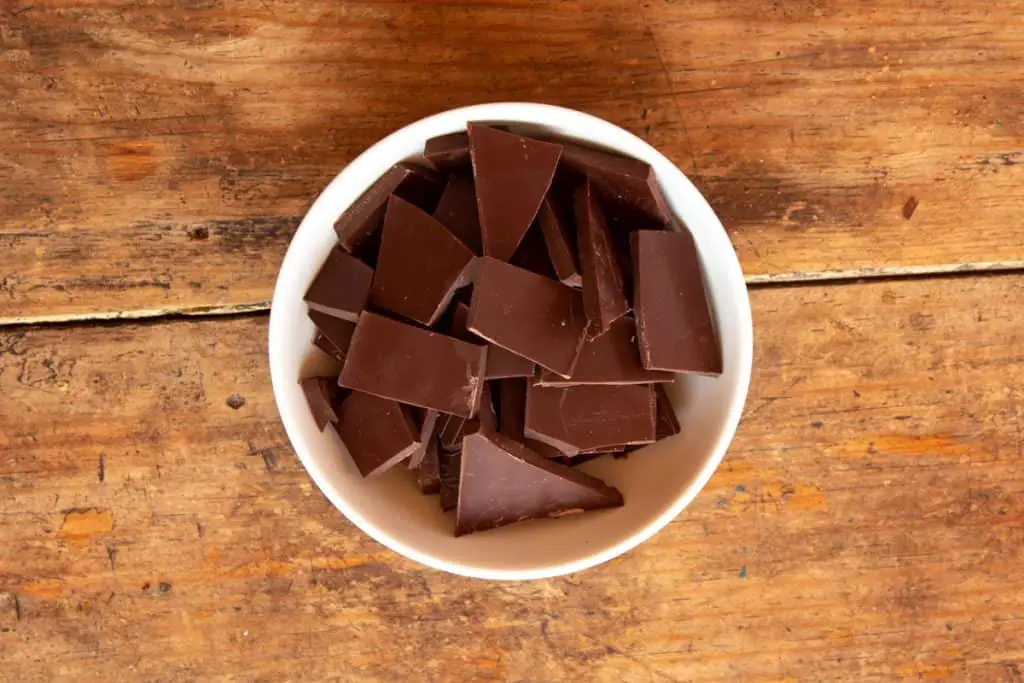 Chocolate en un bowl de cocina
