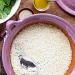 arroz en un cacerola de barro