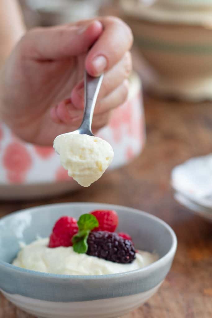 Cuchara con mousse de limón