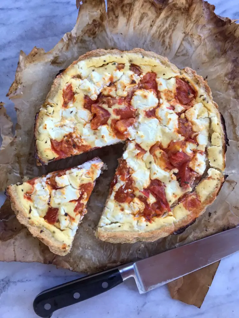 Tarta de queso de cabra sin gluten  cortada
